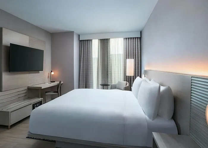 Ac By Marriott North Norterra Hotel 3*