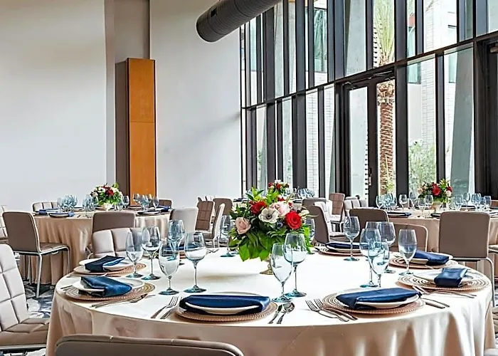 Hotel Ac By Marriott North Norterra 3*